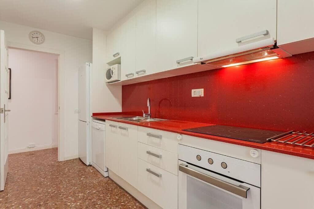 Big Apartment For 14 In The Heart Of Eixample 巴塞罗那 外观 照片